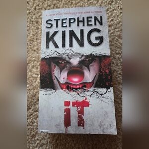 Stephen King 'It' Paperback Book
